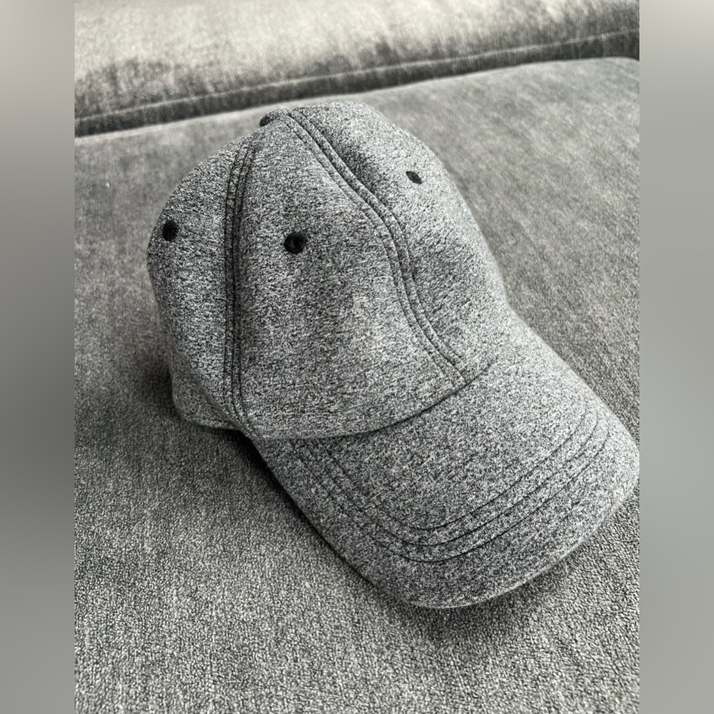 Grey Lululemon hat. One size.